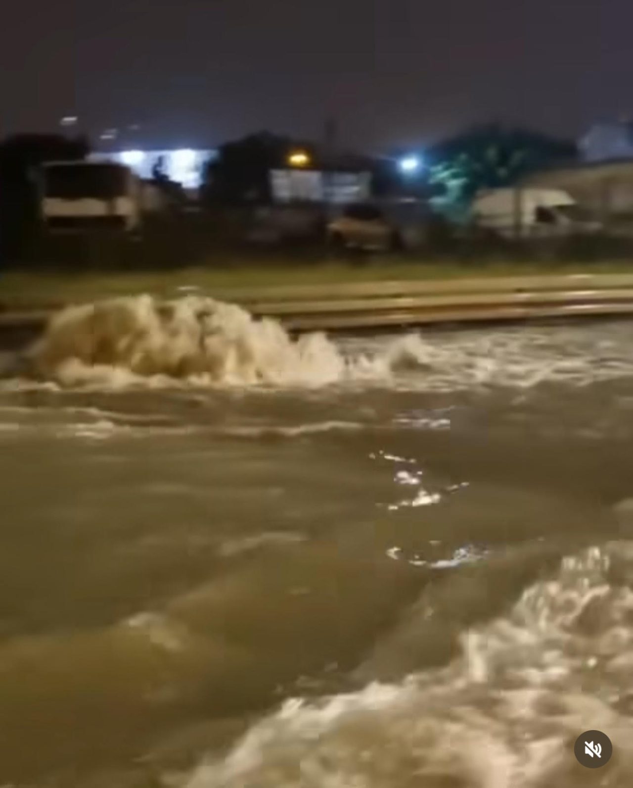 Poplave na ulicama su posledica lošeg održavanja kišne kanalizacije